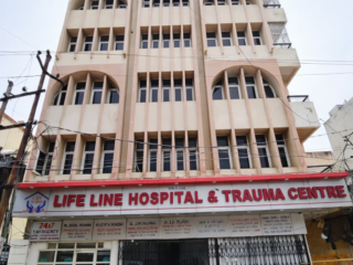 life line hospital in hapur